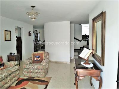 Casa de 4 alcobas en venta en Pontevedra, Bogotá, 292 m² · foto 3 de 18