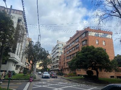 Apartamento de 4 alcobas en venta en La Carolina, Bogotá, 408 m² · foto 2 de 20