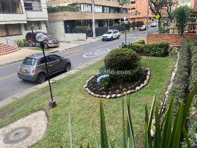 Apartamento de 4 alcobas en venta en La Carolina, Bogotá, 408 m² · foto 3 de 20
