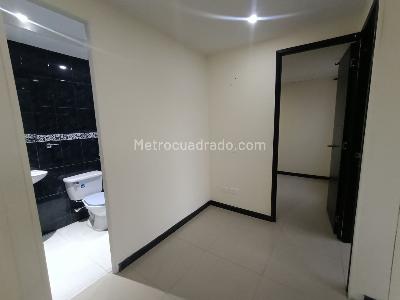 Apartamento de 3 alcobas en venta en Cr Portal De Alcaparros, Soacha, 44 m² · foto 3 de 11