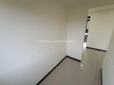 Apartamento de 3 alcobas en venta en Cr Portal De Alcaparros, Soacha, 44 m² · foto 5 de 11