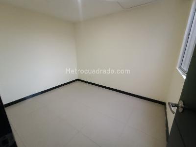 Apartamento de 3 alcobas en venta en Cr Portal De Alcaparros, Soacha, 44 m² · foto 10 de 11