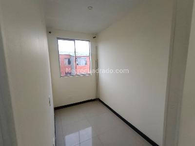 Apartamento de 3 alcobas en venta en Cr Portal De Alcaparros, Soacha, 44 m² · foto 6 de 11