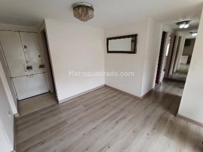 Apartamento de 3 alcobas en venta en Castilla Kennedy, Bogotá, 55 m² · foto 2 de 15