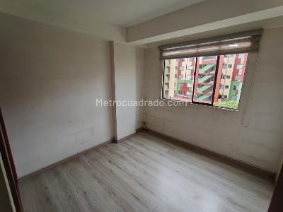 Apartamento de 3 alcobas en venta en Castilla Kennedy, Bogotá, 55 m² · foto 3 de 15