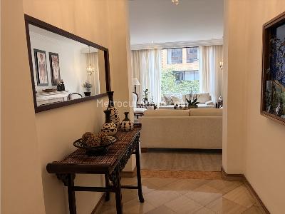 Apartamento de 3 alcobas en venta en Chico Reservado, Bogotá, 225 m² · foto 6 de 14