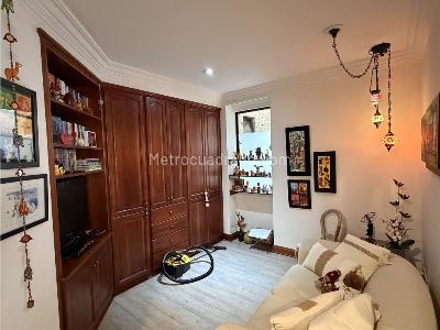 Apartamento de 3 alcobas en venta en Chico Reservado, Bogotá, 225 m² · foto 9 de 14