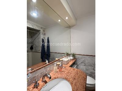 Apartamento de 3 alcobas en venta en Chico Reservado, Bogotá, 225 m² · foto 11 de 14