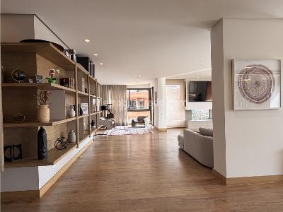Apartamento de 3 alcobas en venta en Cerros De Los Alpes, Bogotá, 332 m² · foto 2 de 20