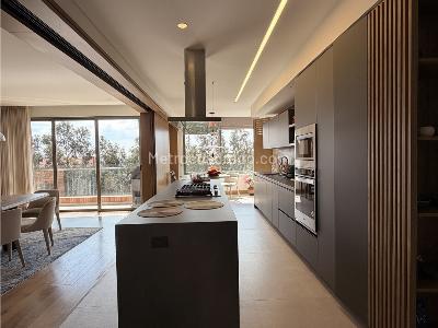 Apartamento de 3 alcobas en venta en Cerros De Los Alpes, Bogotá, 332 m² · foto 8 de 20