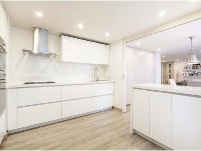 Apartamento de 3 alcobas en venta en La Cabrera, Bogotá, 149 m² · foto 6 de 16
