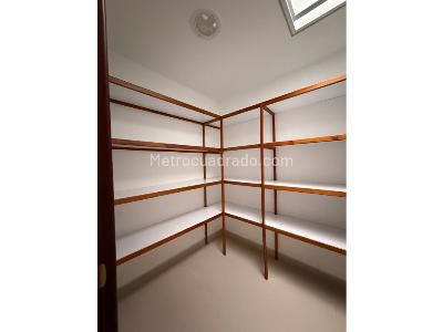 Casa de 4 alcobas en venta en Santa Barbara Alta, Bogotá, 609 m² · foto 8 de 20