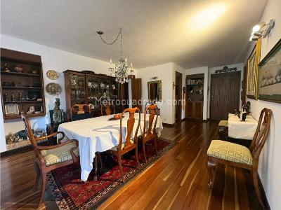 Apartamento de 3 alcobas en venta en Lindaraja, Bogotá, 166 m² · foto 3 de 20