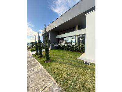 Casa de 4 alcobas en venta en Cerritos, Pereira, 1600 m² · foto 2 de 20
