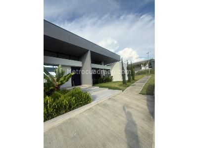 Casa de 4 alcobas en venta en Cerritos, Pereira, 1600 m² · foto 3 de 20