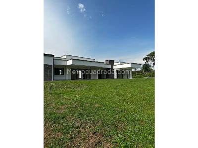 Casa de 3 alcobas en venta en Cerritos, Pereira, 1757 m² · foto 3 de 17