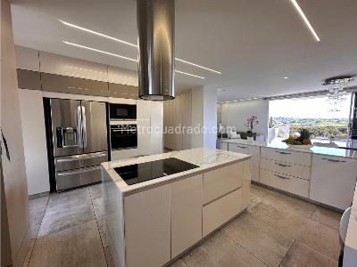 Apartamento de 3 alcobas en venta en Pinares, Pereira, 178 m² · foto 8 de 20