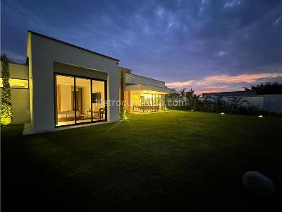 Casa de 4 alcobas en venta en Cerritos, Pereira, 266 m² · foto 3 de 15