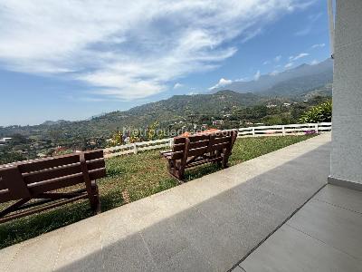 Casa de 4 alcobas en venta en La Buitrera, Cali, 1502 m² · foto 2 de 20