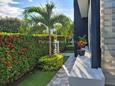 Casa de 3 alcobas en venta en Condominio Campestre Tierra Linda, Girardot, 172 m² · foto 3 de 20