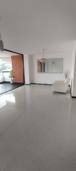 Exclusive 3BR Apartment with Modern Design in Loma De Los Gonzalez - 3