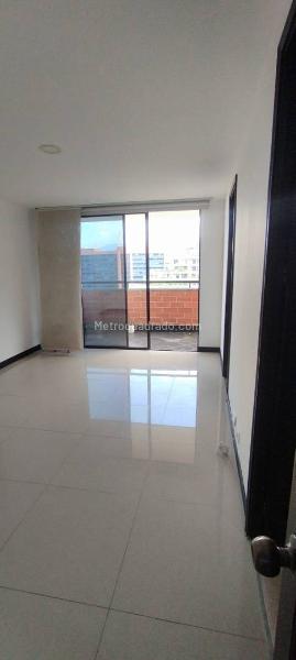 Exclusive 3BR Apartment with Modern Design in Loma De Los Gonzalez - 4