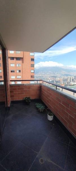Exclusive 3BR Apartment with Modern Design in Loma De Los Gonzalez - 6
