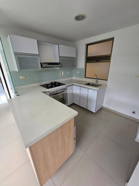2BR Apartment in Poblado (67 m²) - 3