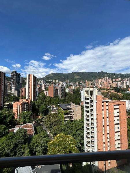Apartamento de Lujo de 3 Alcobas con Amenidades Exclusivas en Lalinde