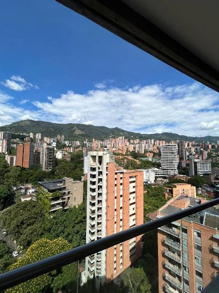 Luxury 3BR Apartment with Exclusive Amenities in Lalinde - 2