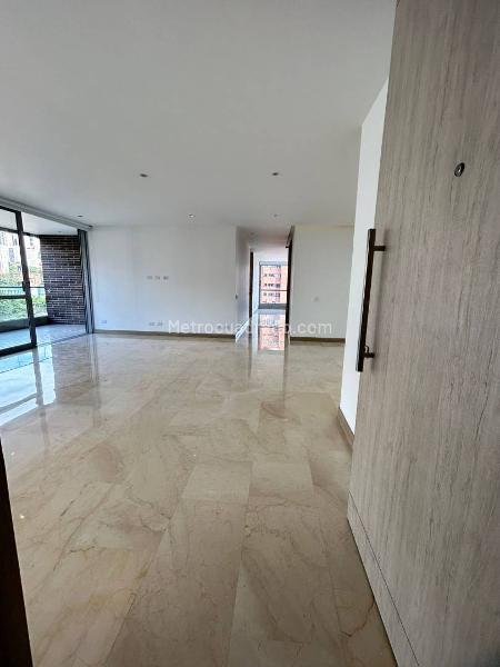 Luxury 3BR Apartment with Exclusive Amenities in Lalinde - 3