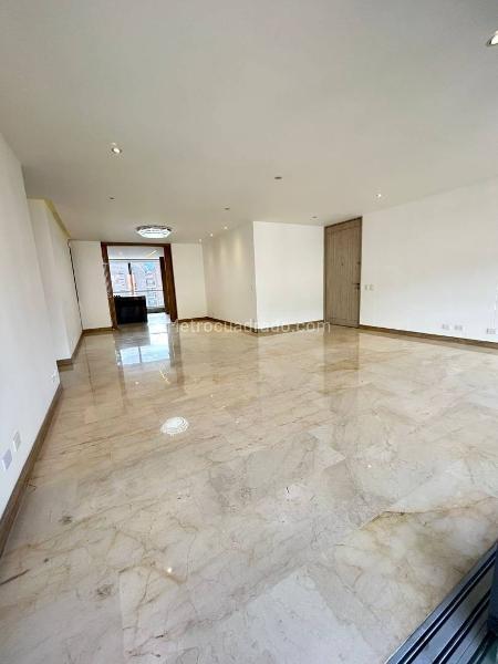 Luxury 3BR Apartment with Exclusive Amenities in Lalinde - 4