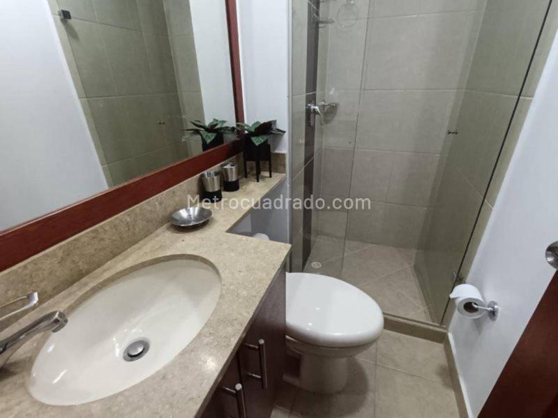 Stylish 2BR Furnished Apartment in Castropol - 9