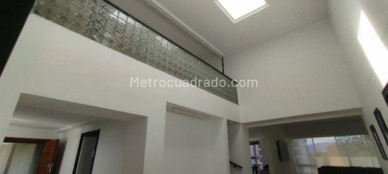 Apartamento amplio de 5 alcobas en arriendo en El Poblado - 5