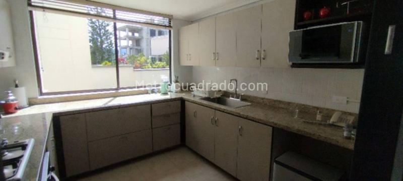 Apartamento amplio de 5 alcobas en arriendo en El Poblado - 9