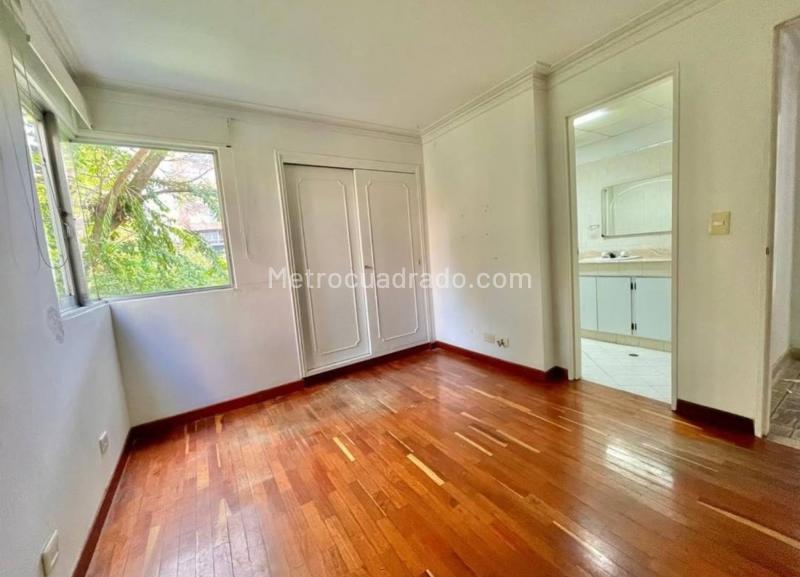 Spacious 3BR Apartment with Pool in Castropol - 7