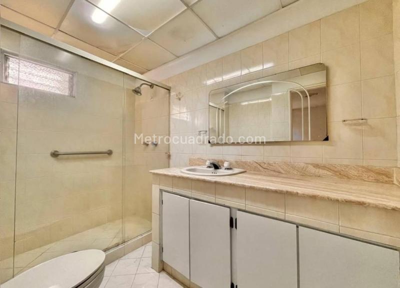 Spacious 3BR Apartment with Pool in Castropol - 9