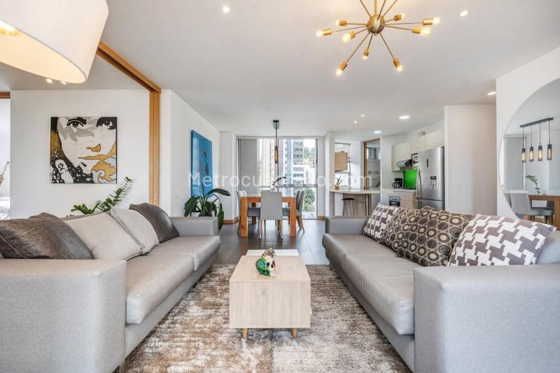 Spacious 2BR Apartment in Exclusive Lalinde - 8