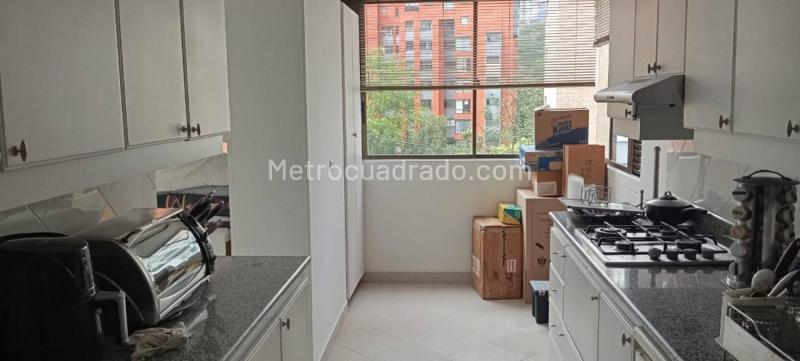 Apartamento Exclusivo de 5 Alcobas con Elegancia en El Tesoro - 7
