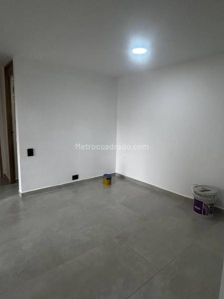 Comfortable 2BR Apartment in Aguacatala - 3