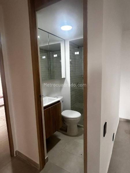 Comfortable 2BR Apartment in Aguacatala - 8