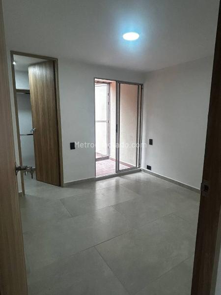 Comfortable 2BR Apartment in Aguacatala - 9