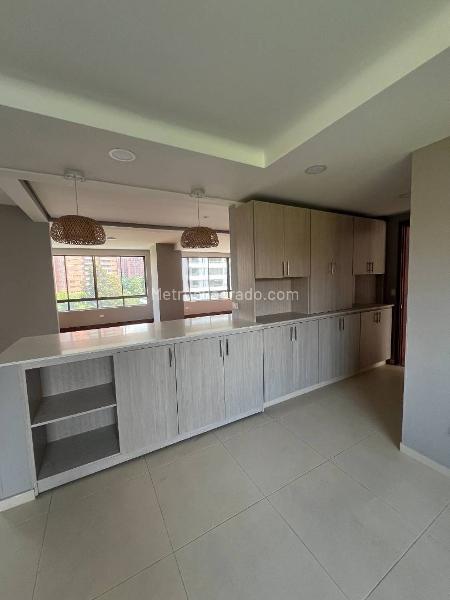 Comfortable 4BR Apartment in Loma De Los Parra - 2