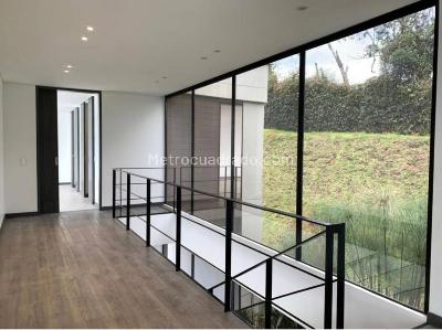 Casa de 5 alcobas en venta en Loma Del Escobero, Envigado, 280 m² · foto 10 de 17