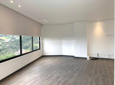Casa de 5 alcobas en venta en Loma Del Escobero, Envigado, 280 m² · foto 14 de 17