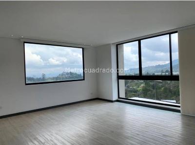 Casa de 5 alcobas en venta en Loma Del Escobero, Envigado, 280 m² · foto 16 de 17