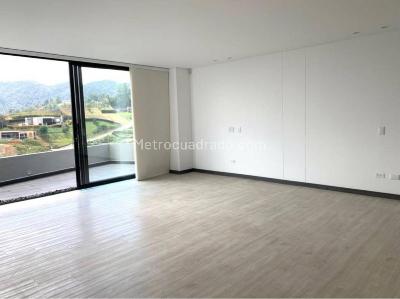 Casa de 5 alcobas en venta en Loma Del Escobero, Envigado, 280 m² · foto 17 de 17