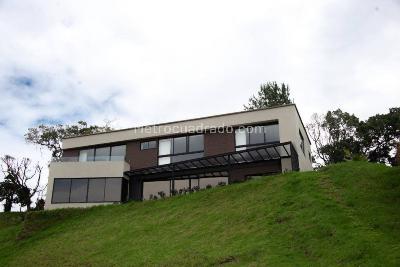 Casa de 5 alcobas en venta en Loma Del Escobero, Envigado, 280 m² · foto 6 de 17