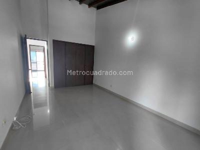 Casa de 3 alcobas en arriendo en Los Benedictinos, Envigado, 153 m² · foto 10 de 18