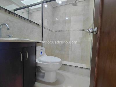 Casa de 3 alcobas en arriendo en Los Benedictinos, Envigado, 153 m² · foto 11 de 18